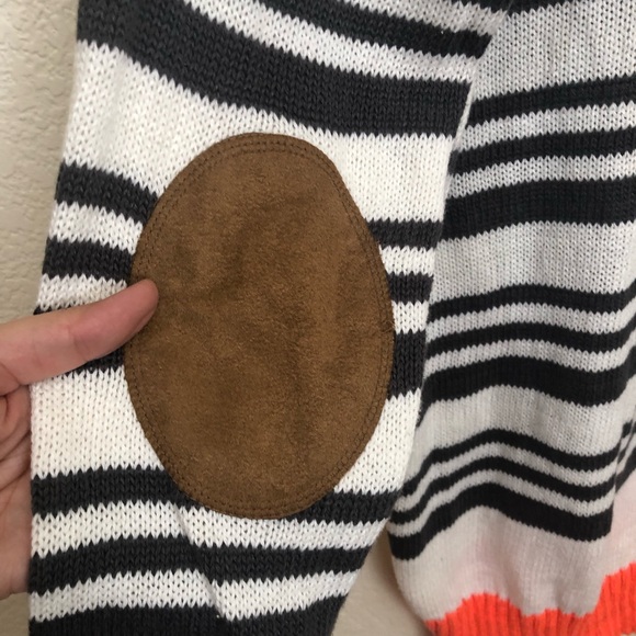 Miss Daisy Womens Medium V-Neck Sweater Elbow Patch Knit Striped NWT - Picture 9 of 14